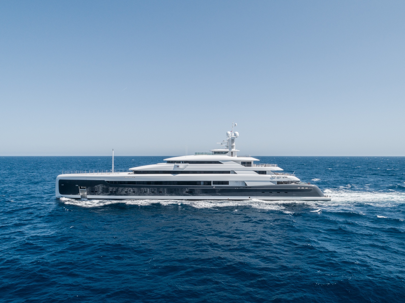290' PRIDE MEGA YACHTS 2018 M/Y ILLUSION PLUS